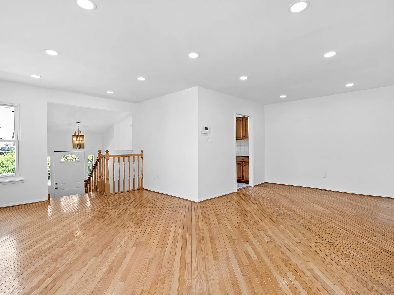 4 bed, 2000 sqft, $2,800 — Photo 3