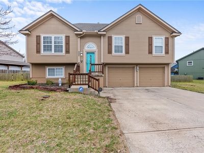 933 S Kisner Dr, Independence, MO, 64056