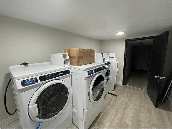 5th image of 2846 W 36th St #B1