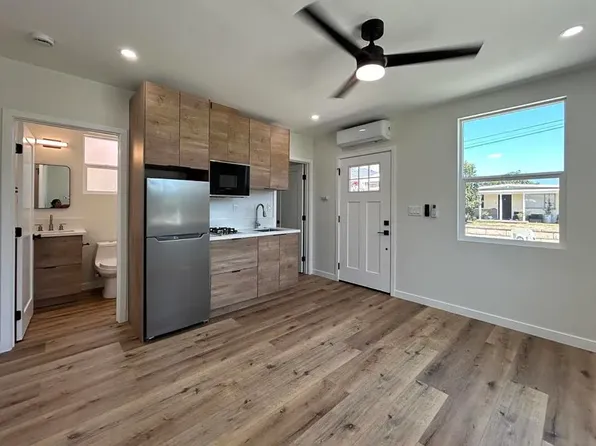 2499 Davis Ave, Carlsbad, CA 92008
