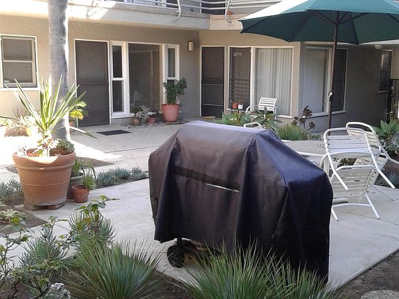 COURTYARD AND COMMUNITY GRILL