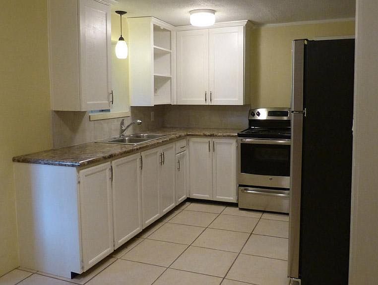 2nd image of 3941 Bell Ave #B