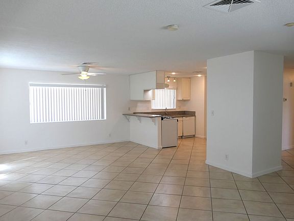 5th image of 466 E Molino Rd