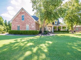 8 S Sherwood Dr, Rogers, AR 72758