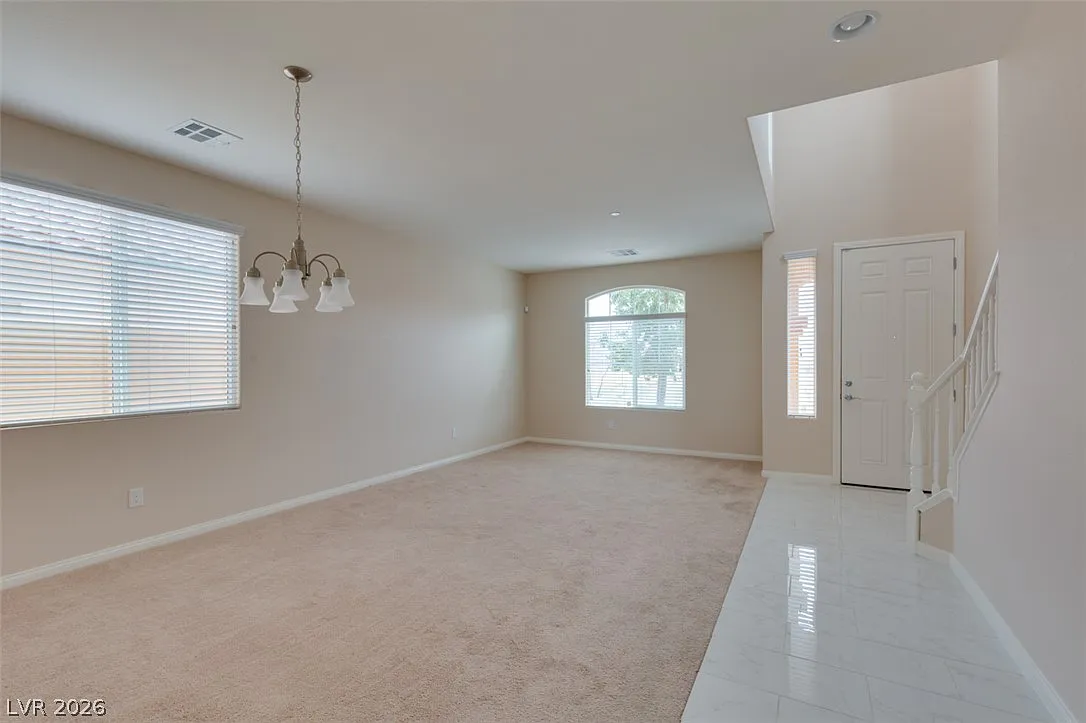 4 bed, 3.0 bath, 2239 sqft, $3,000 — Photo 4