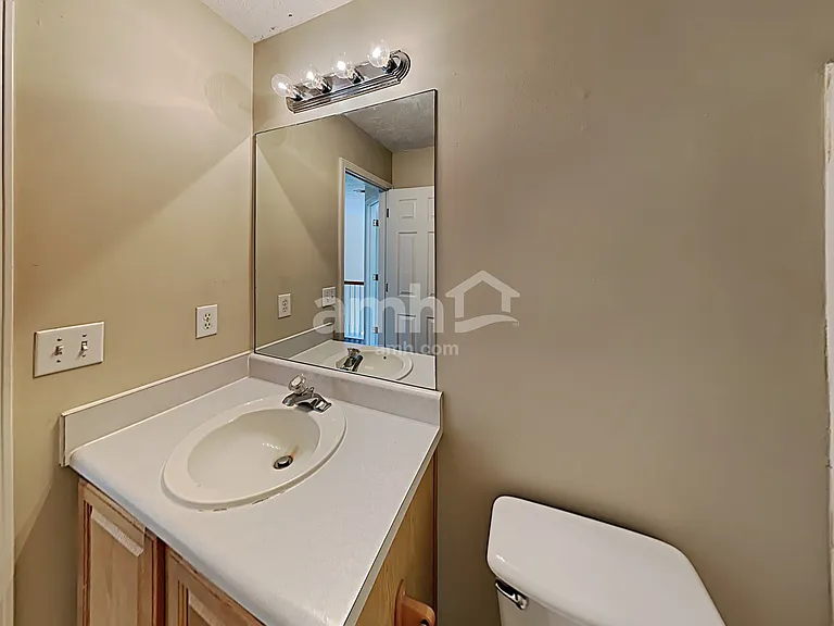 714 Baskins Cir — Photo 16