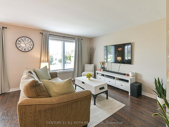 5th image of 49 Bond St