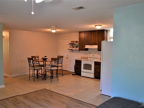 4th image of 3012 Lenora Cir