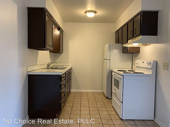 5th image of 2827 Harwick Dr APT 2
