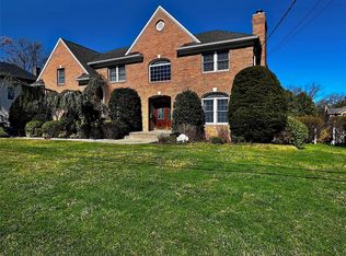 17 Arlington Rd, Scarsdale, NY 10583