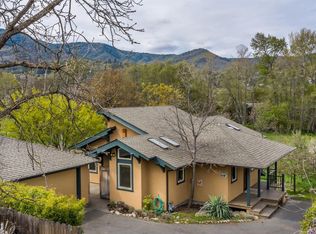 945 Oak St, Ashland, OR 97520
