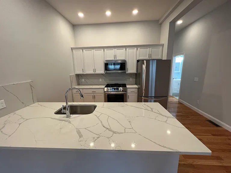 126 Cross St #2L — Photo 5