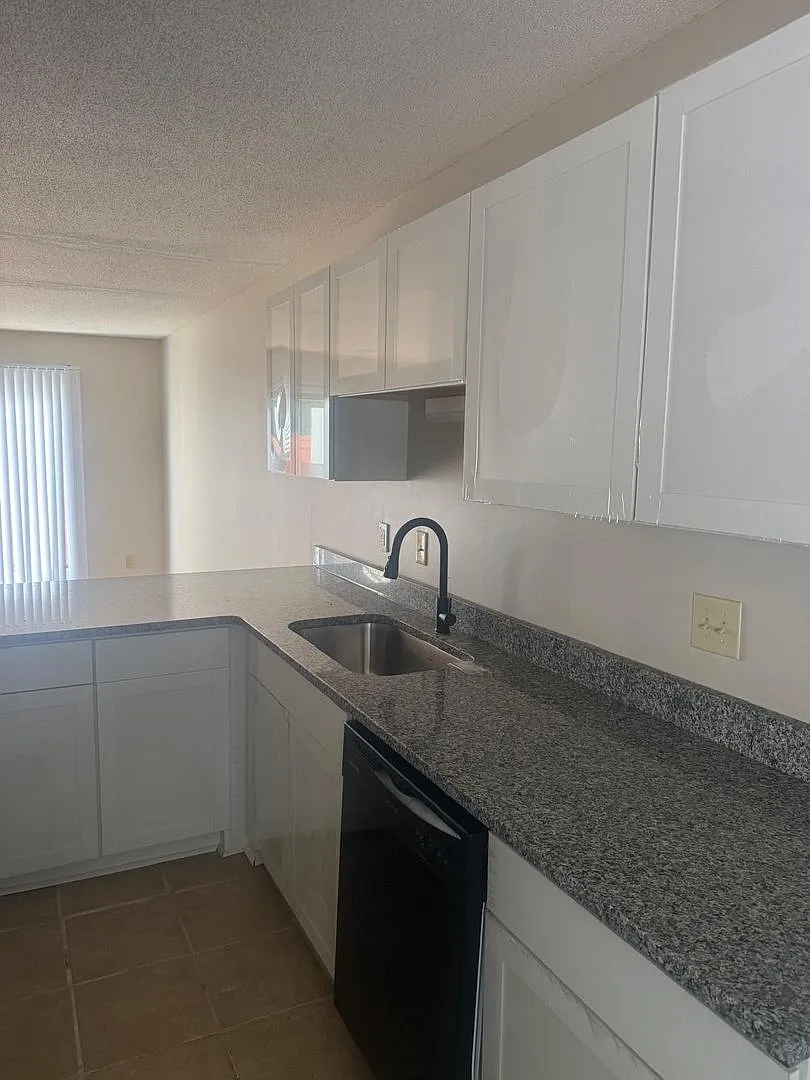 Walden Oaks — Photo 1