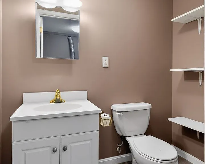 1105 Carrington Ave — Photo 10