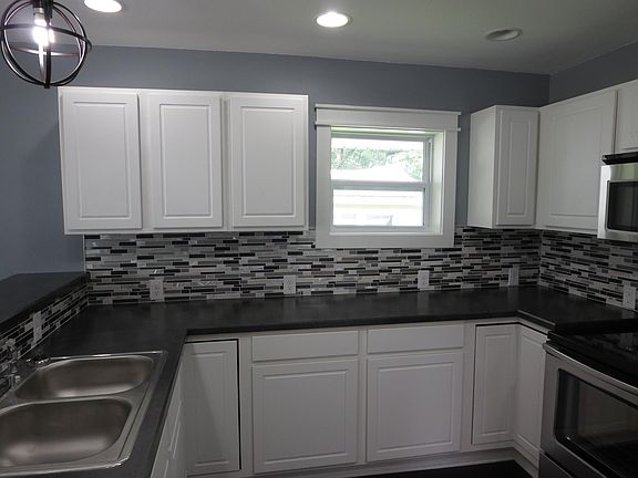 5th image of 805 E Jefferson St