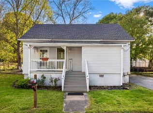 408 S 2nd St, Easley, SC 29640