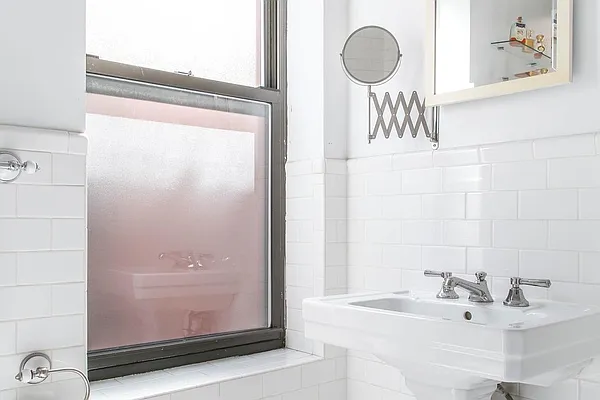 Rented by Capital Realty Investors, Inc | media 11