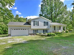 1653 Grandview Rd, Lake Milton, OH 44429