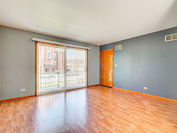3rd image of 3305 Kenilworth Ave APT 1S