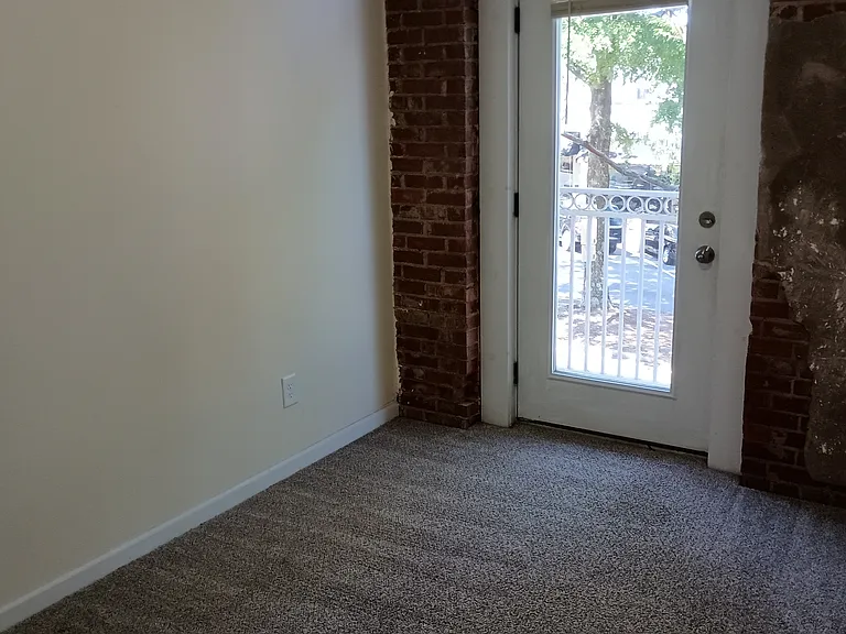 128 N Hill St #B — Photo 7