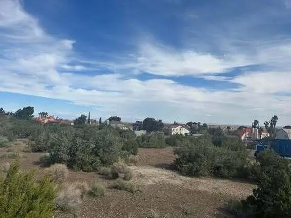 Sierra Hills Ln, Palmdale, CA 93550