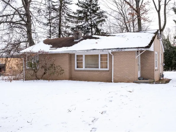 2305 W Pike St, Houston, PA 15342