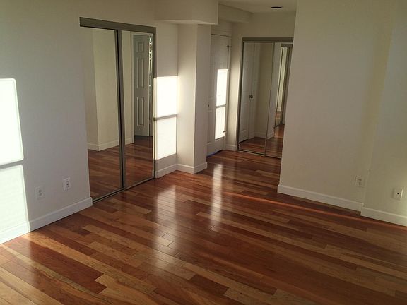 Large and spacious master bedroom with en suite bath