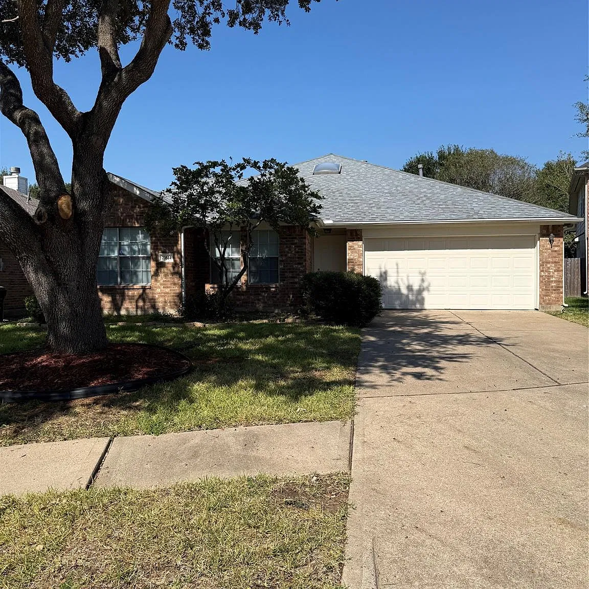 4 bed, 2.0 bath, 1892 sqft, $2,145 — Photo 1