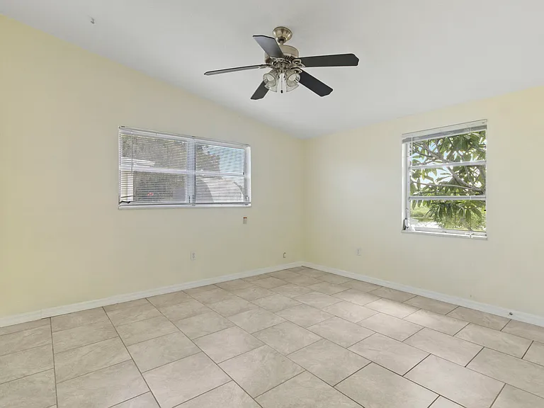 2344 Starlite Ln — Photo 31