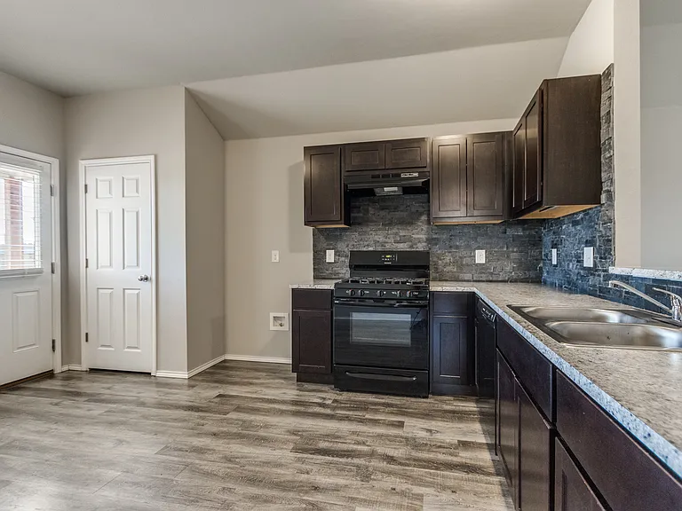 626 Audrey Dr — Photo 22