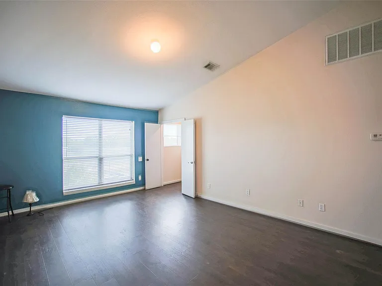6913 Yellowstone Way Dr — Photo 18