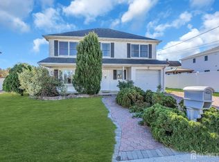 6 Seminole St, Sayreville, NJ 08872