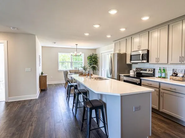 445 Hillary CIRCLE #D, Johnson Creek, WI 53038