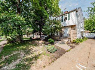 2415 Laurelhurst Rd, University Heights, OH 44118