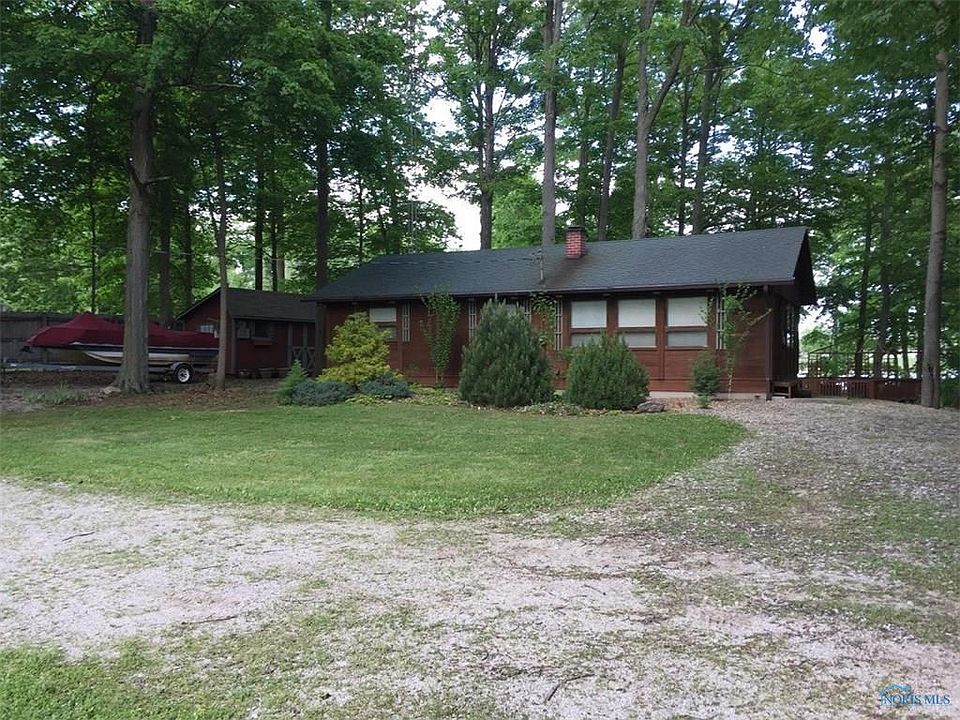 1st image of 584 Seneca Dr