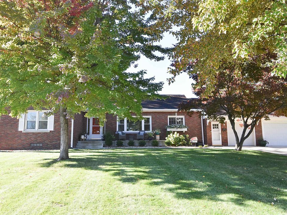 1st image of 704 W Stratford Dr