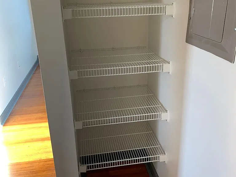 913 Monmouth St #3C — Photo 9