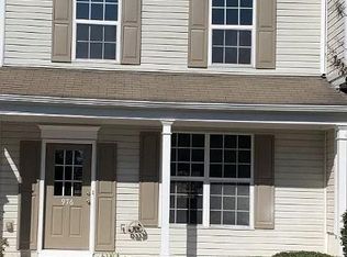 976 Prestwyck Ct, Alpharetta, GA 30004