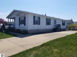 3350 Mariners Ln, Arcadia, MI 49613