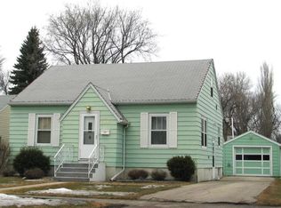 620 15th Ave S, Grand Forks, ND 58201