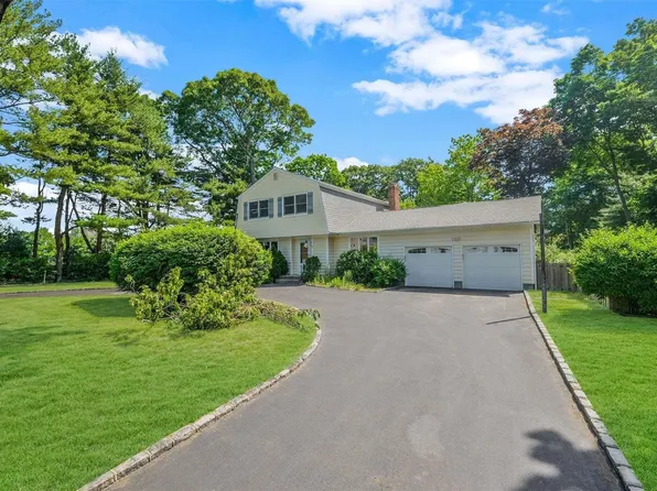 84 Stoothoff Road, East Northport, NY 11731