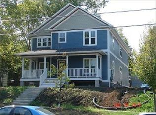 915 E Washington St, Iowa City, IA 52240