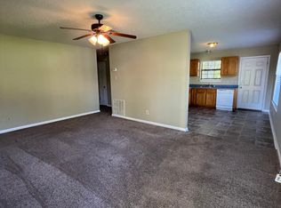 2125 East St #B, Conway, AR 72032