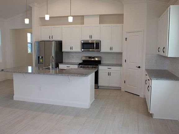 4th image of 12174 Stoneleigh Aly