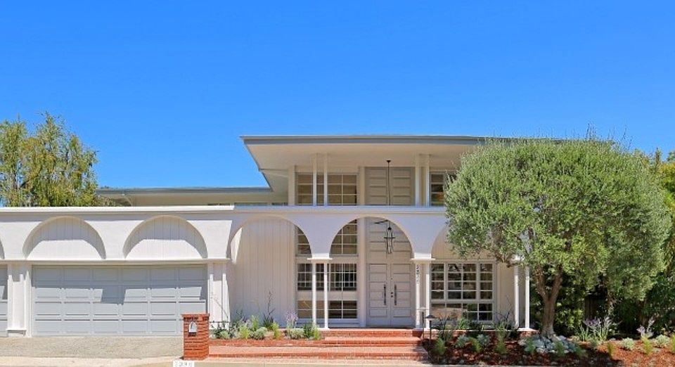 1st image of 2336 Banyan Dr