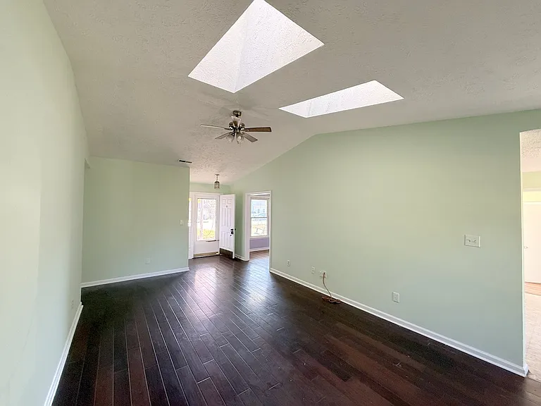 158 Lewis Ln — Photo 7