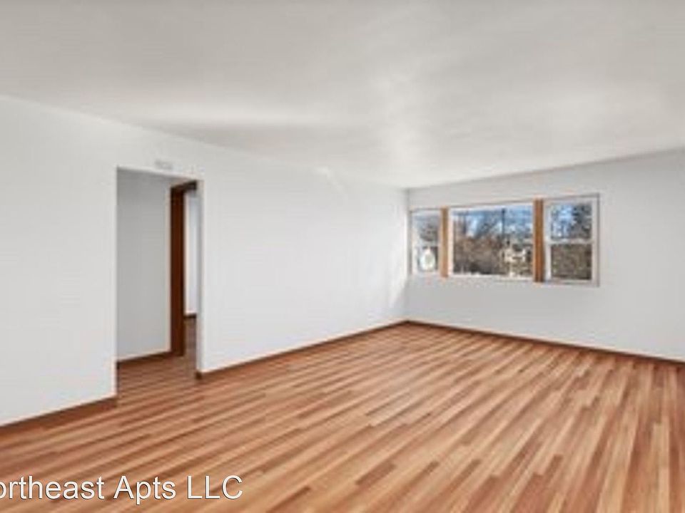 1st image of 317 15th Ave NE #10