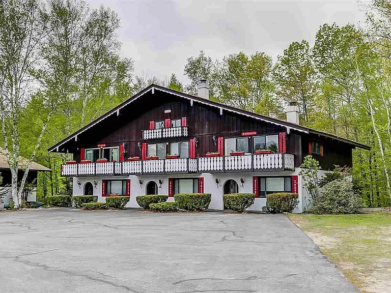 44 Linderhof Golf Course Rd #D-8 — Photo 1