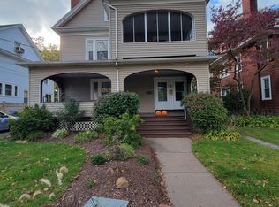 27 Walkley Rd #27, West Hartford, CT 06119