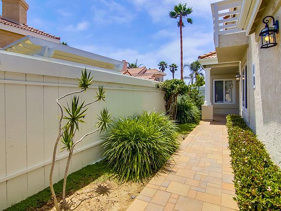 Cays Private Walkway